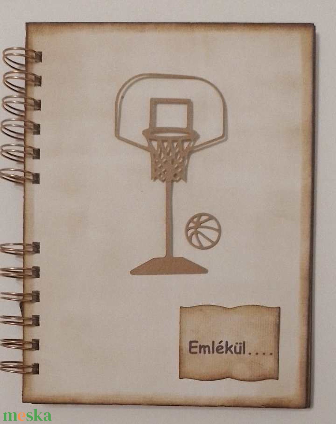 Kosárlabdacsapatunk - tervek, versenyek, győzelmek,  helyszínek - Emlékmegőrző album - csoportajándék - gyermek sport 9 - otthon & életmód - papír, írószer - album & fotóalbum - Meska.hu