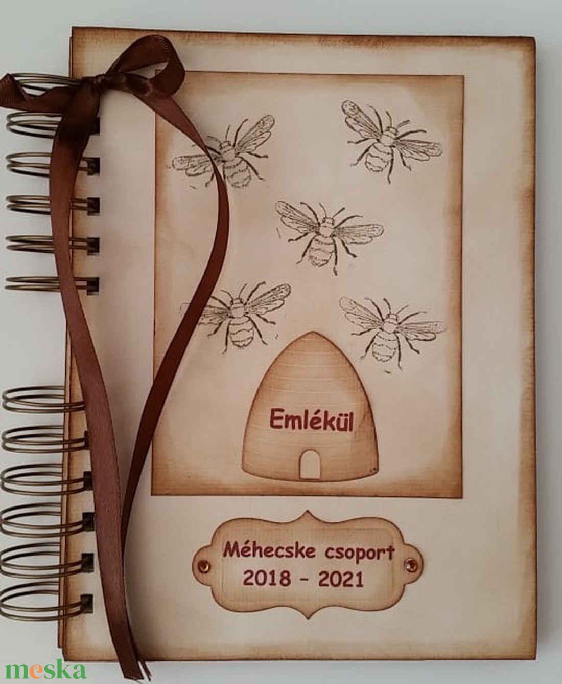Méhes - mézes jegyzetek -napló -óvodai méhecske csoport - sárga-fekete - emlék - méhész-ajándék - életút - örök emlék  - otthon & életmód - papír, írószer - jegyzetfüzet & napló - Meska.hu
