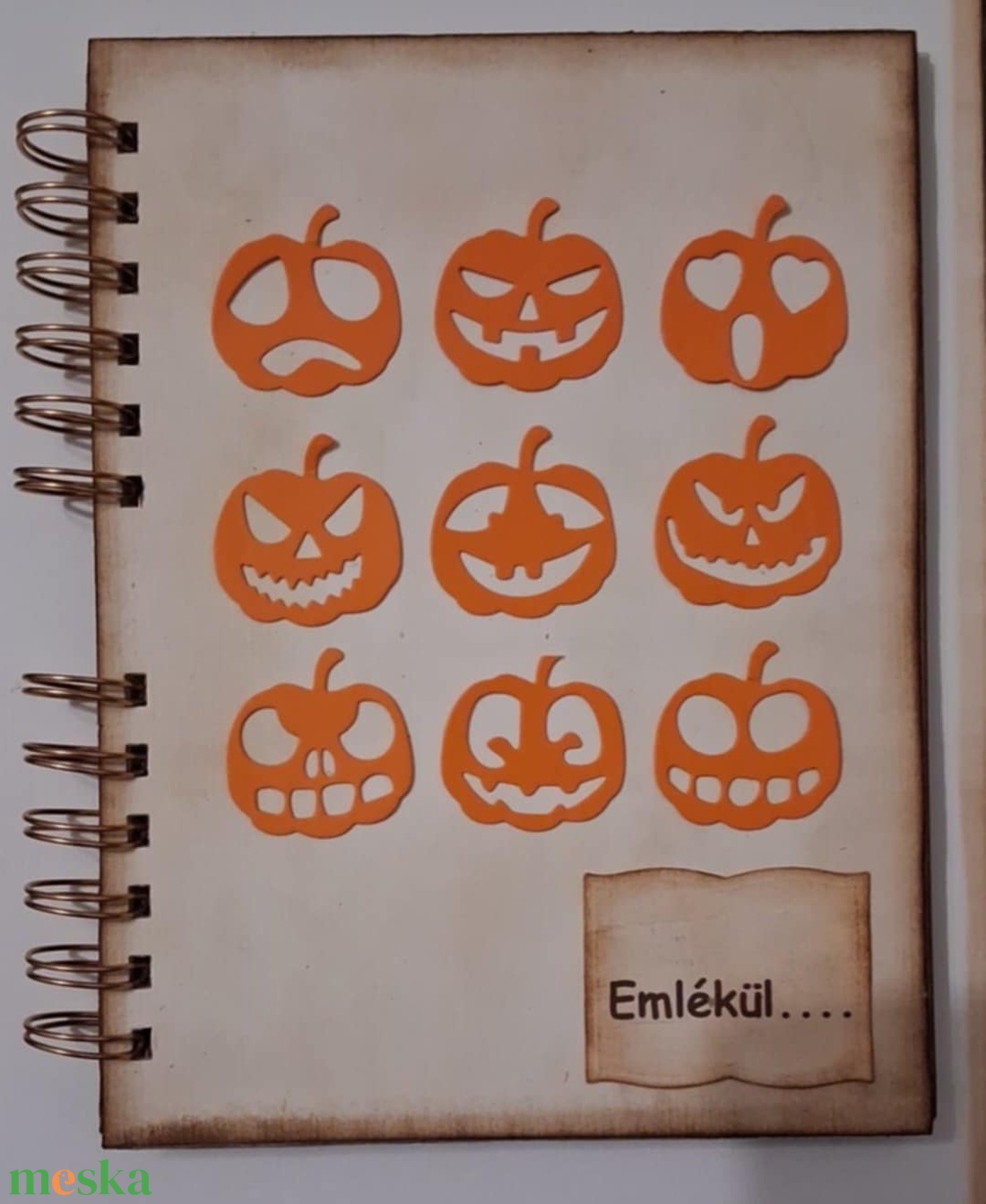 Új minta - emlékmergőrző album - emlékírás - élménybeszámoló - tervek, célok  jegyzetek-jókívánságok - töikfaragás  - otthon & életmód - papír, írószer - album & fotóalbum - Meska.hu