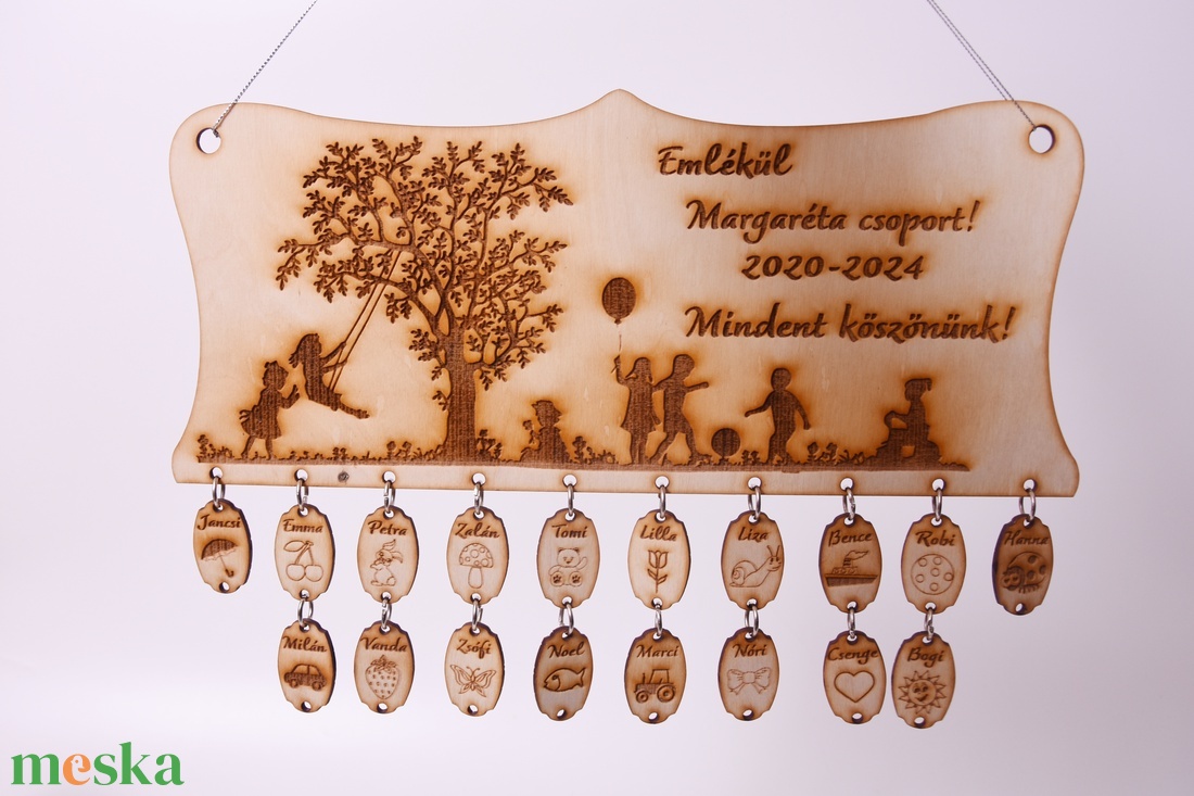 Gravírozott ovis csoport tabló bilétával - otthon & életmód - dekoráció - fali és függő dekoráció - falra akasztható dekor - Meska.hu