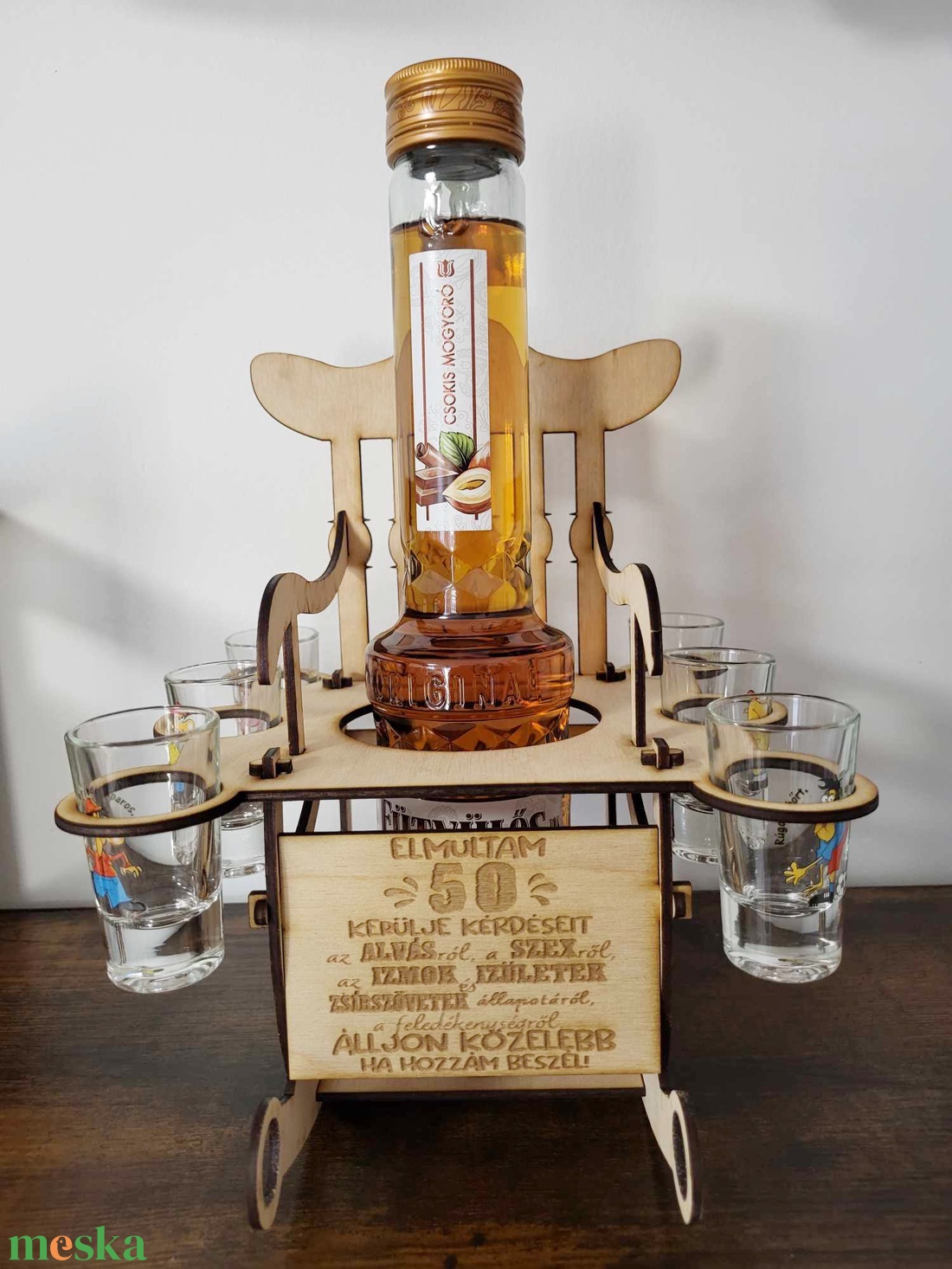Gravírozható Ital kínáló hintaszék - otthon & életmód - konyhafelszerelés, tálalás - italos kellékek - boros díszdoboz - Meska.hu
