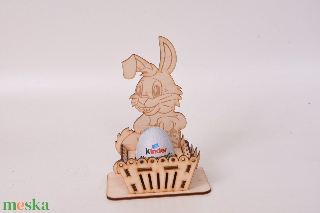 Gravírozott húsvéti nyuszis tojástartó - ünnepi díszek, dekorációk - húsvéti díszek és dekorációk - húsvéti asztaldíszek - Meska.hu