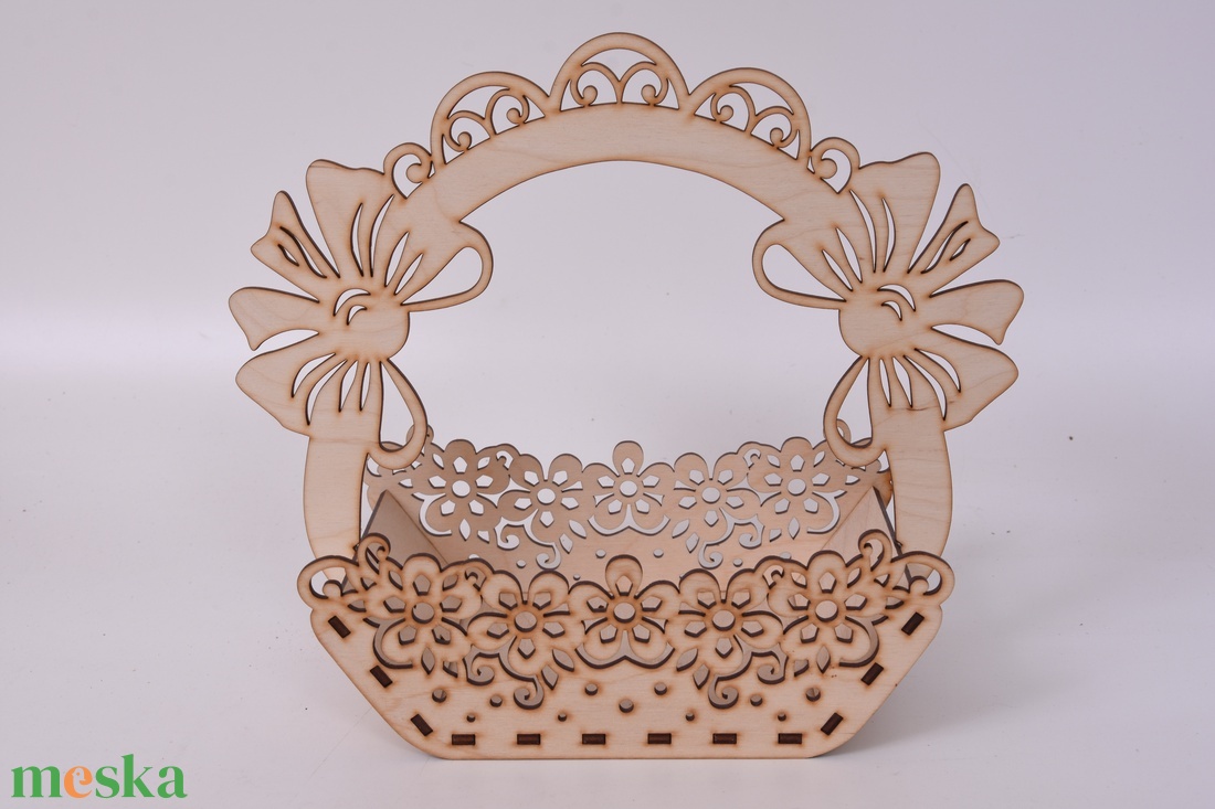 Gravírozott húsvéti kosár - ünnepi díszek, dekorációk - húsvéti díszek és dekorációk - húsvéti asztaldíszek - Meska.hu