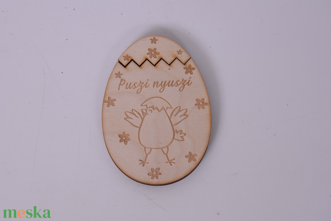 Húsvéti pénzátadó tojás névvel gravírozva - ünnepi díszek, dekorációk - húsvéti díszek és dekorációk - húsvéti pénzátadó - Meska.hu