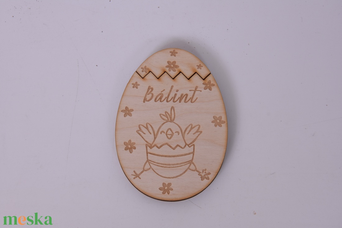 Húsvéti pénzátadó tojás névvel gravírozva - ünnepi díszek, dekorációk - húsvéti díszek és dekorációk - húsvéti pénzátadó - Meska.hu