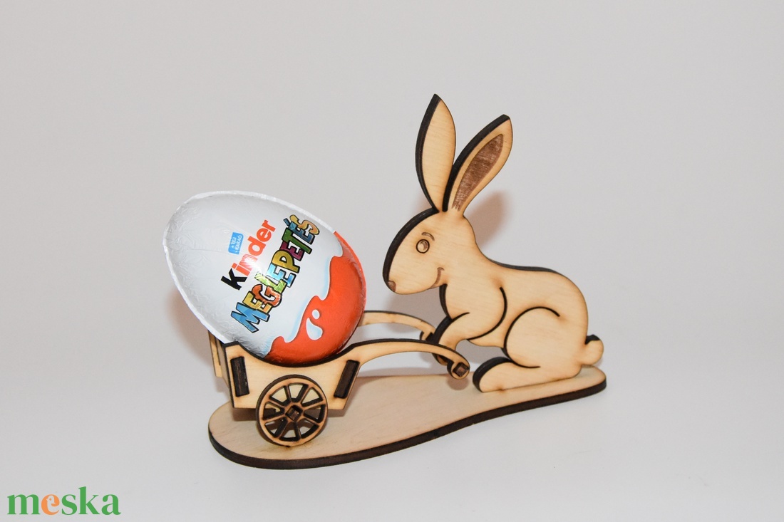 Gravírozott Húsvéti nyuszi talicskával - ünnepi díszek, dekorációk - húsvéti díszek és dekorációk - húsvéti tojástartó - Meska.hu