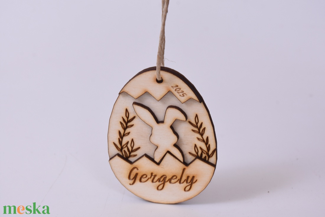 Gravírozott húsvéti tojás névvel - ünnepi díszek, dekorációk - húsvéti díszek és dekorációk - húsvéti tojás, hímestojás - Meska.hu