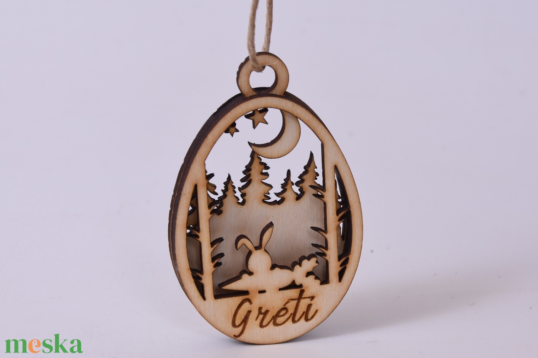 Gravírozott húsvéti tojás névvel - ünnepi díszek, dekorációk - húsvéti díszek és dekorációk - húsvéti tojás, hímestojás - Meska.hu