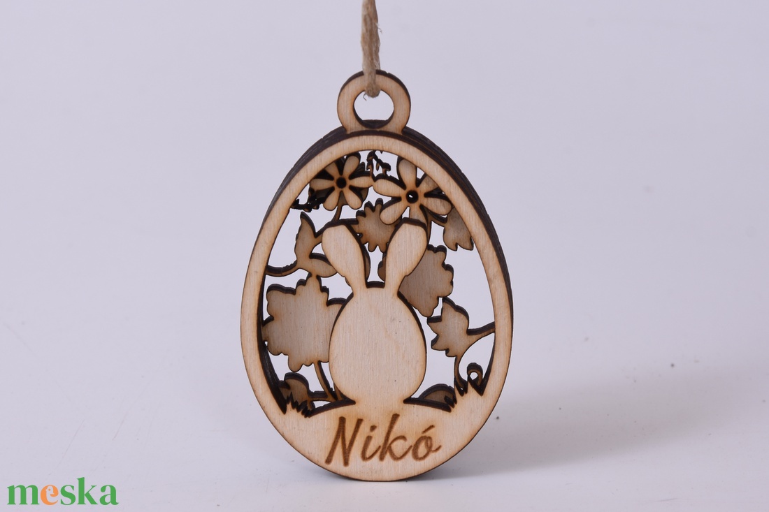 Gravírozott húsvéti tojás névvel - ünnepi díszek, dekorációk - húsvéti díszek és dekorációk - húsvéti tojás, hímestojás - Meska.hu