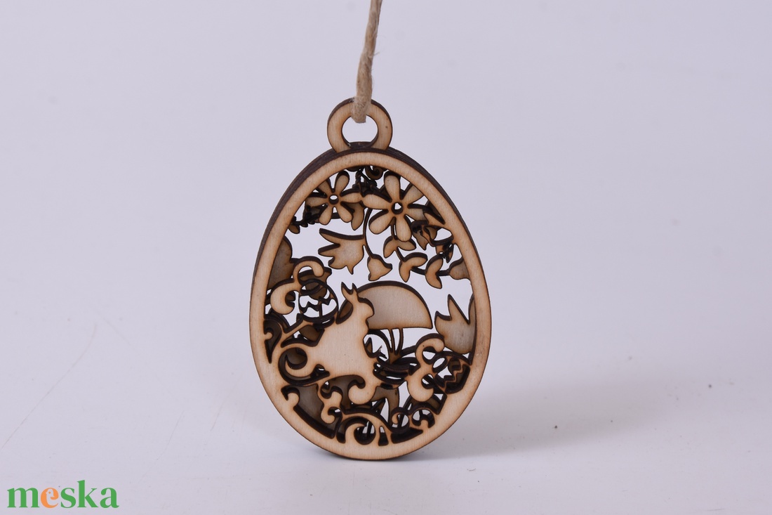 Gravírozott húsvéti tojás névvel - ünnepi díszek, dekorációk - húsvéti díszek és dekorációk - húsvéti tojás, hímestojás - Meska.hu