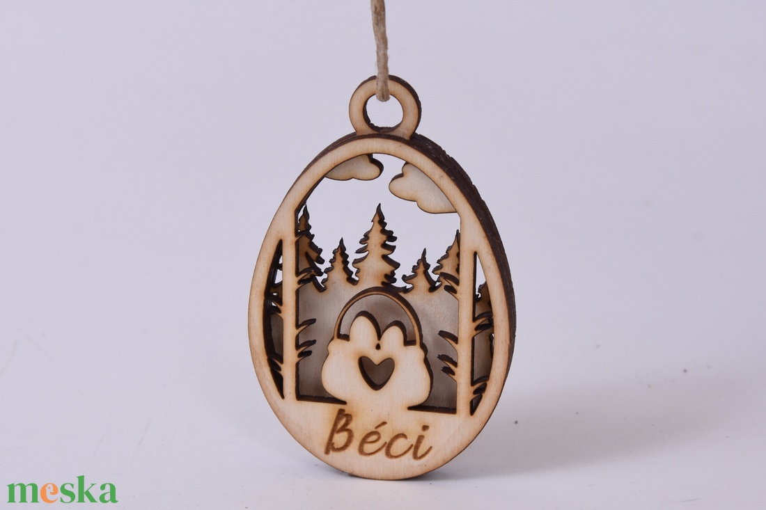 Gravírozott húsvéti tojás névvel - ünnepi díszek, dekorációk - húsvéti díszek és dekorációk - húsvéti tojás, hímestojás - Meska.hu