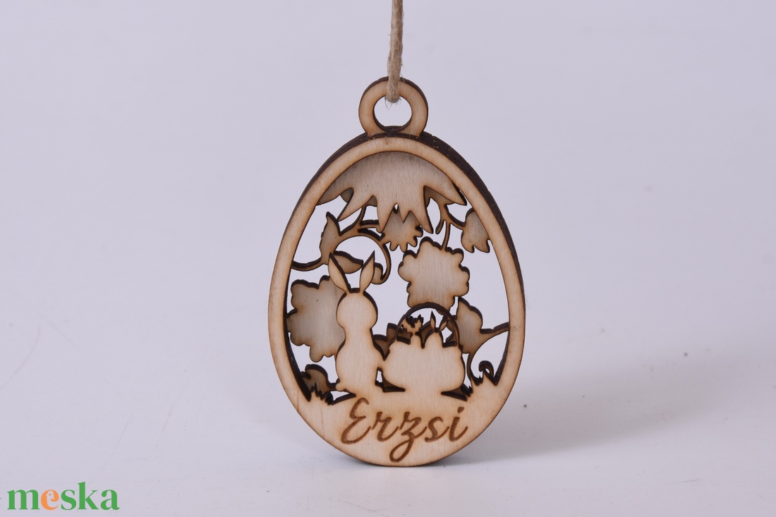 Gravírozott húsvéti tojás névvel - ünnepi díszek, dekorációk - húsvéti díszek és dekorációk - húsvéti tojás, hímestojás - Meska.hu