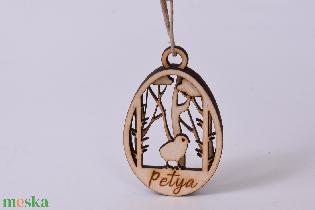 Gravírozott húsvéti tojás névvel - ünnepi díszek, dekorációk - húsvéti díszek és dekorációk - húsvéti tojás, hímestojás - Meska.hu