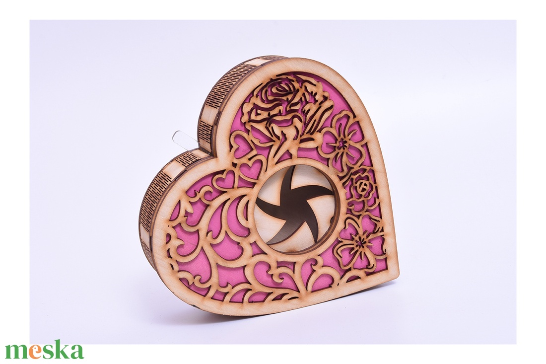 Gravírozott szív doboz - otthon & életmód - dekoráció - asztal és polc dekoráció - díszdoboz - Meska.hu