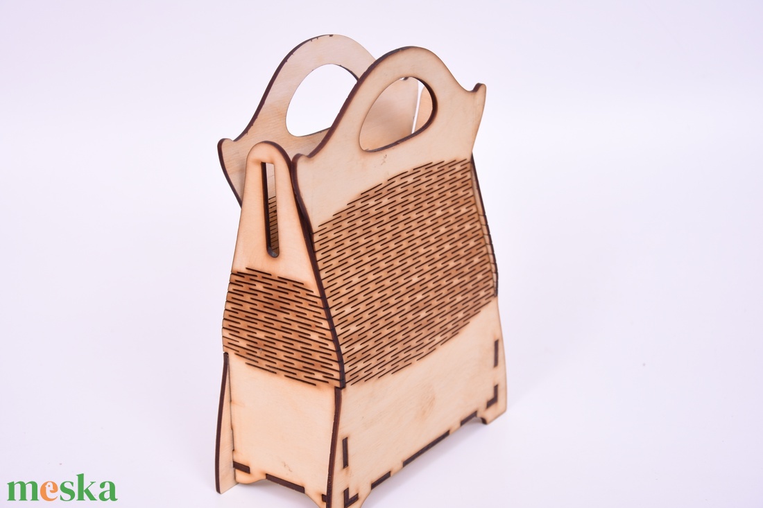 Gravírozott fa doboz - otthon & életmód - dekoráció - asztal és polc dekoráció - díszdoboz - Meska.hu