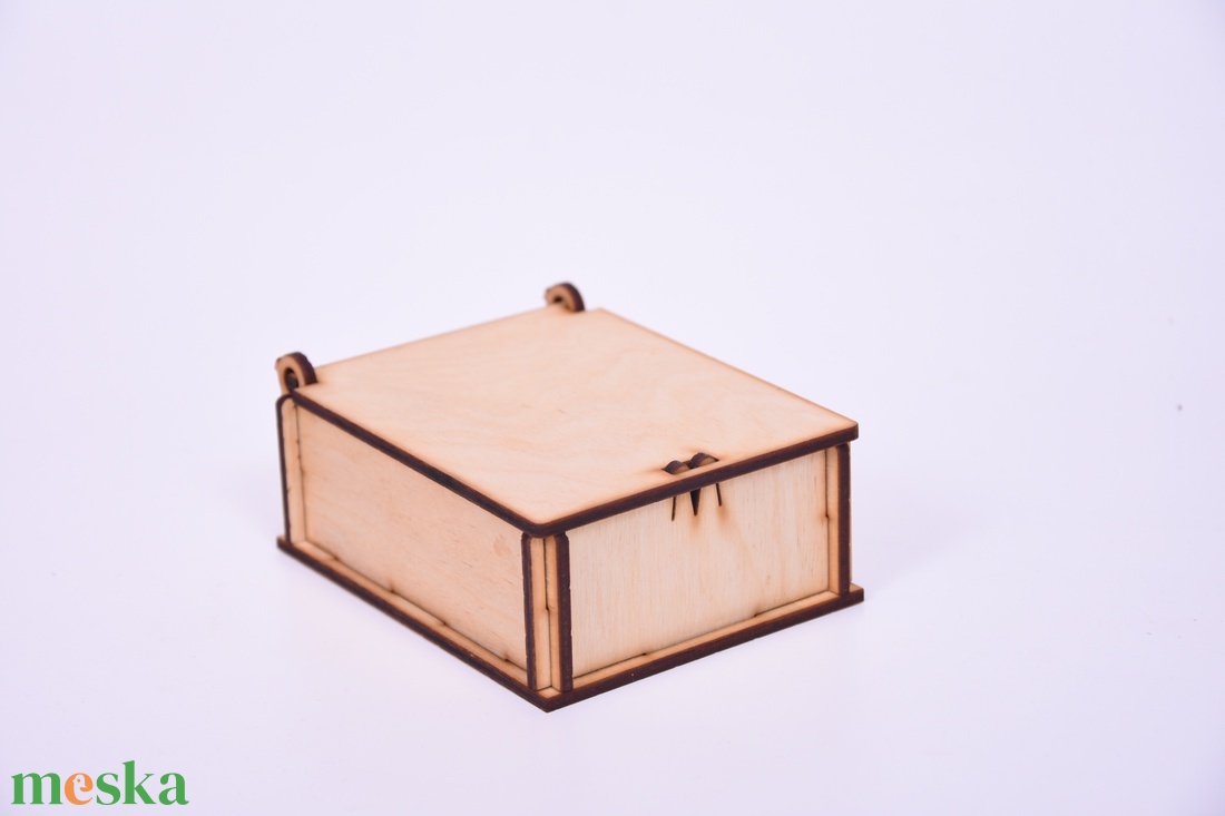 Gravírozott fa kis doboz - otthon & életmód - dekoráció - asztal és polc dekoráció - díszdoboz - Meska.hu