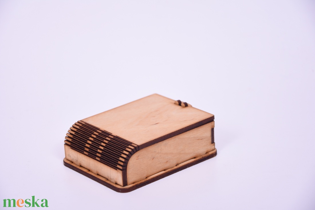 Gravírozott fa kis doboz - otthon & életmód - dekoráció - asztal és polc dekoráció - díszdoboz - Meska.hu