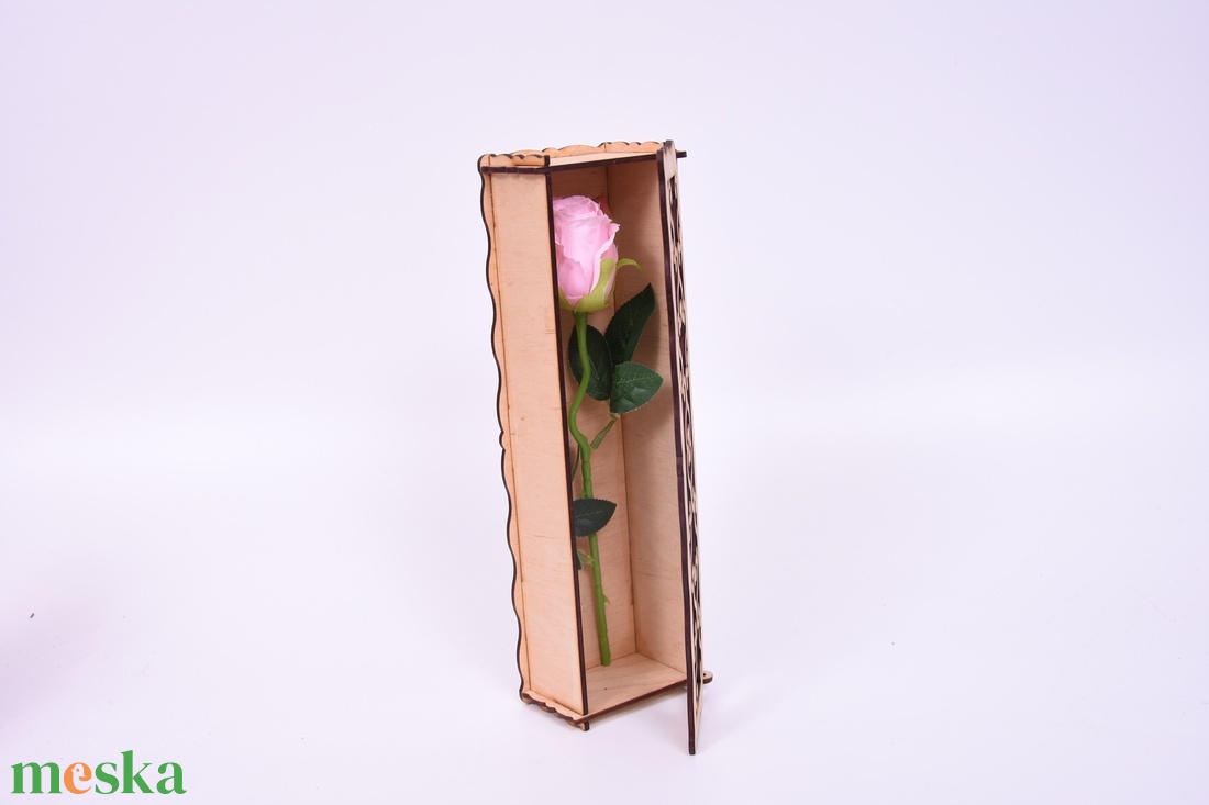 Gravírozott doboz rózsával - otthon & életmód - dekoráció - asztal és polc dekoráció - díszdoboz - Meska.hu