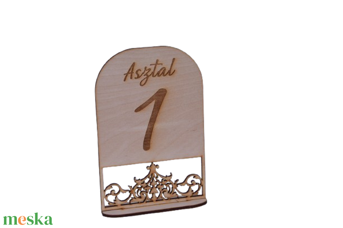 Gravírozott asztalszámívó - esküvő - dekoráció - tábla & jelzés - Meska.hu