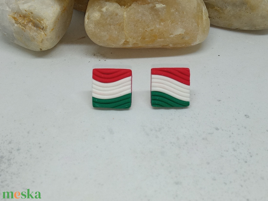 Nemzeti színű bedugós fülbevaló - ékszer - fülbevaló - klipsz - Meska.hu Nemzeti színű bedugós fülbevaló - ékszer - fülbevaló - klipsz - Meska.hu