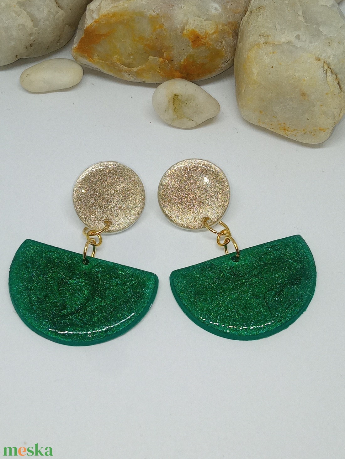 Smaragd Holdfény - ékszer - fülbevaló - lógó fülbevaló - Meska.hu