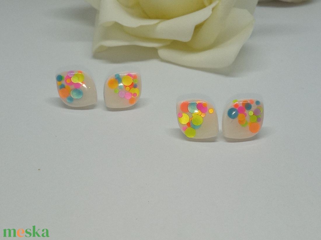 Kis szirom bedugós fülbevaló  - ékszer - fülbevaló - klipsz - Meska.hu