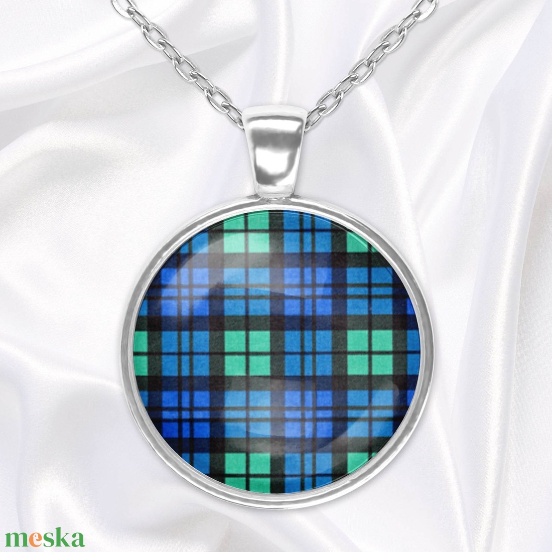 Kék-zöld skót kockás (tartan) üveglencsés medál - ékszer - nyaklánc - medál - Meska.hu Kék-zöld skót kockás (tartan) üveglencsés medál - ékszer - nyaklánc - medál - Meska.hu
