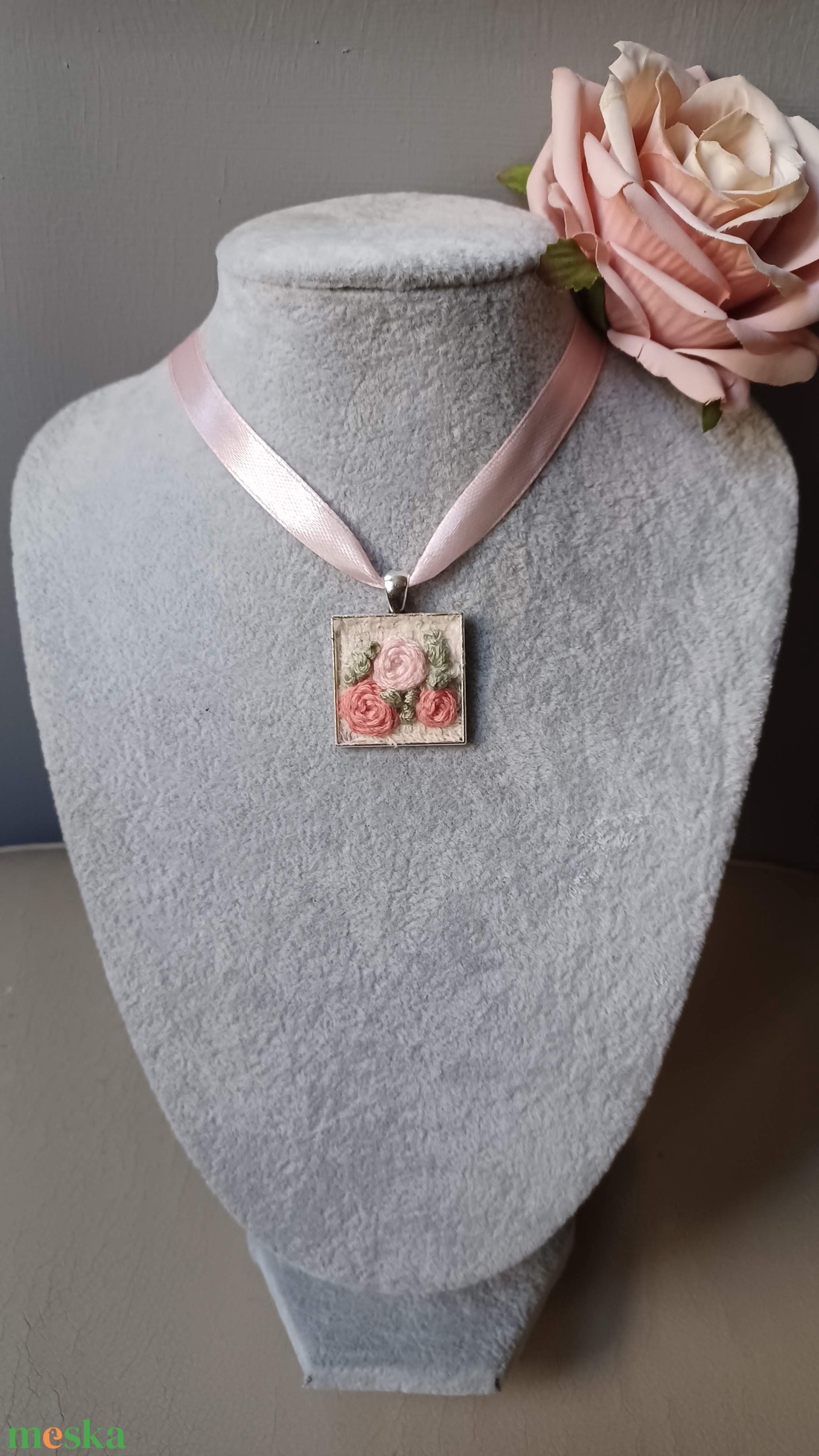 Rózsacsokor  - ékszer - nyaklánc - medálos nyaklánc - Meska.hu