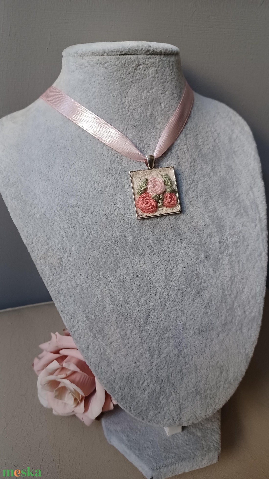 Rózsacsokor  - ékszer - nyaklánc - medálos nyaklánc - Meska.hu