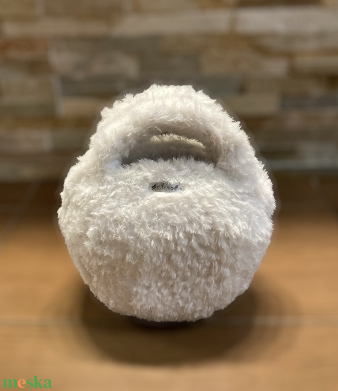 Szőrmés kerek táska - táska & tok - kézitáska & válltáska - alkalmi táska - Meska.hu