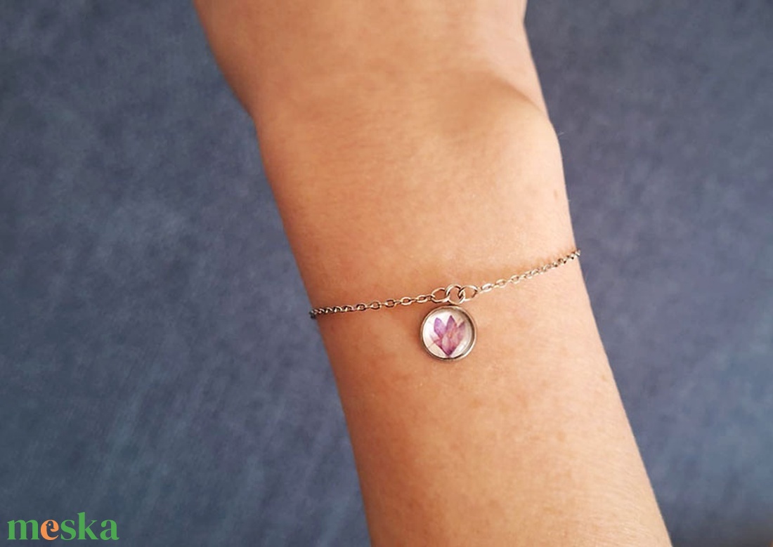 Sáfrányos karkötő - ékszer - karkötő - karkötő medállal - Meska.hu