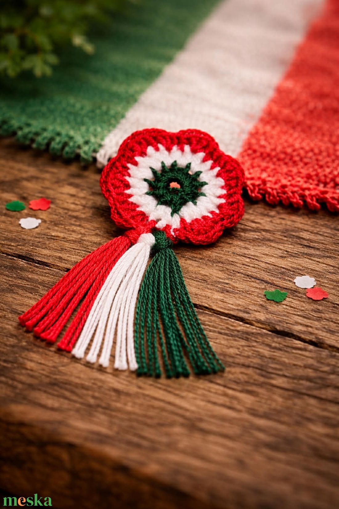 Horgolt kokárda - ékszer - kitűző és bross - Meska.hu