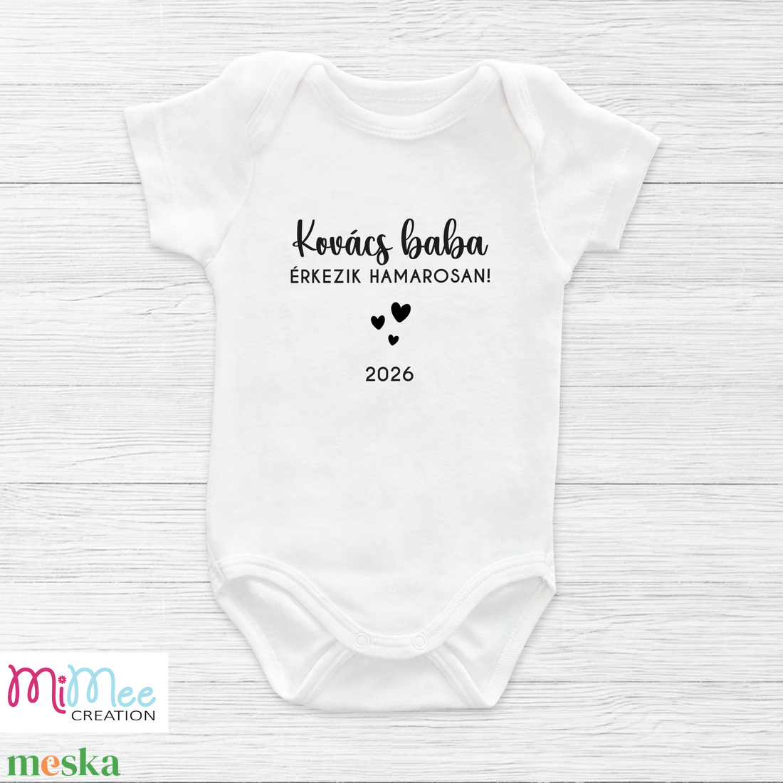 Névre szóló - baba érkezik hamarosan bejelentő body, feliratos baba body - ruha & divat - babaruha & gyerekruha - body - Meska.hu Névre szóló - baba érkezik hamarosan bejelentő body, feliratos baba body - ruha & divat - babaruha & gyerekruha - body - Meska.hu