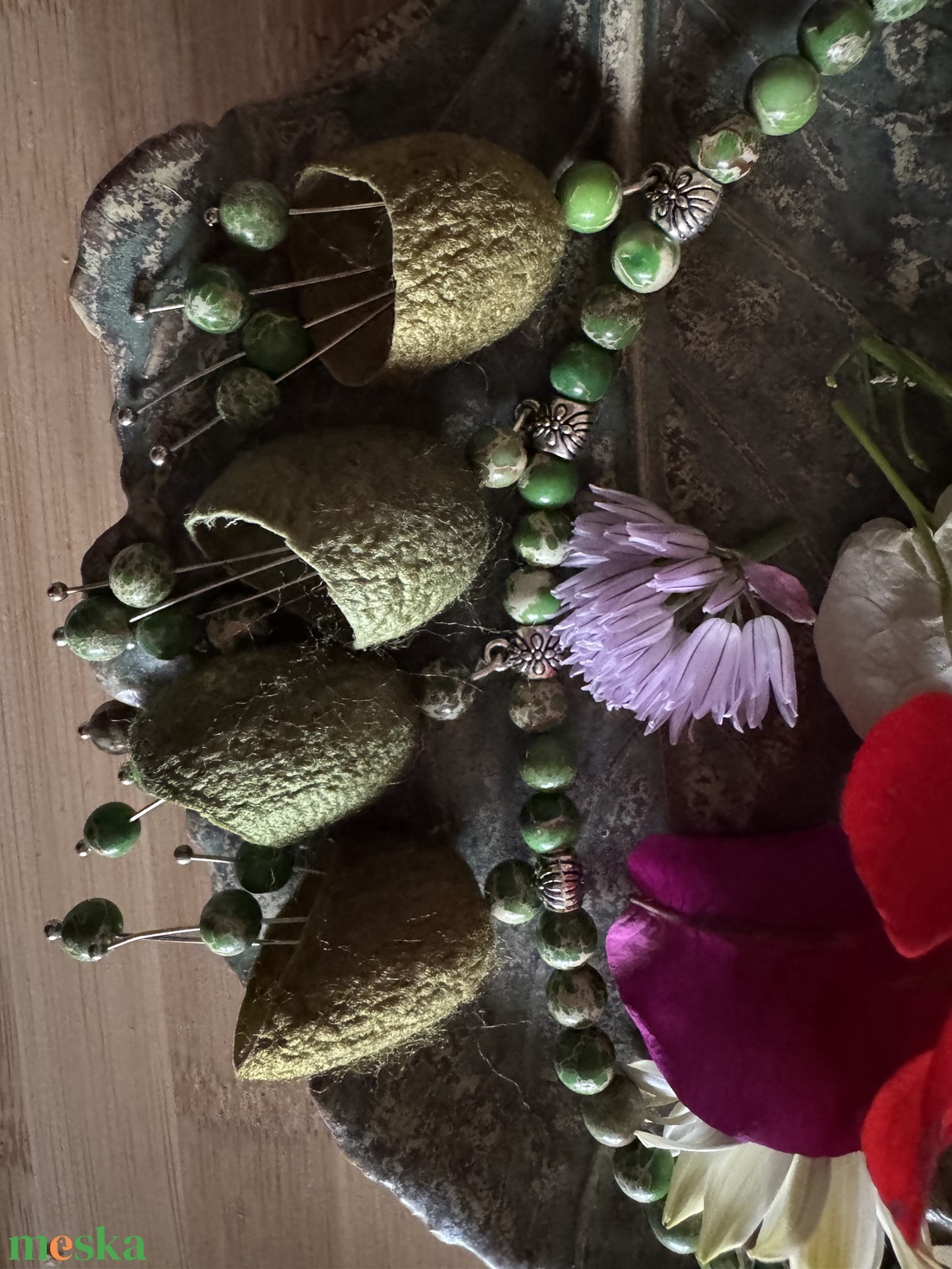 Selyemhernyógubó kvartett nyakék regalittal - ékszer - ékszerszett - Meska.hu Selyemhernyógubó kvartett nyakék regalittal - ékszer - ékszerszett - Meska.hu