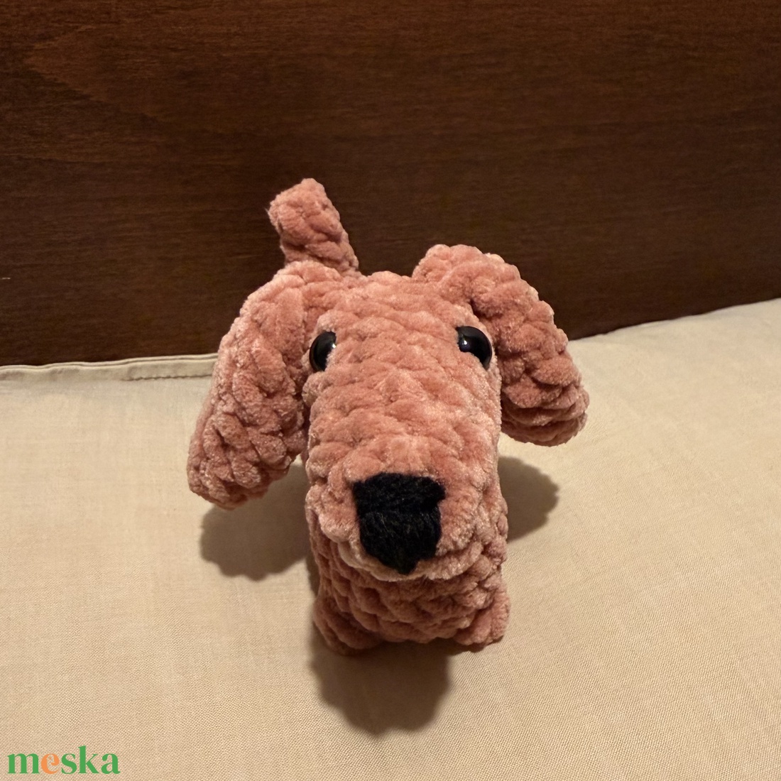 Horgolt tacskó  - játék & sport - plüssállat & játékfigura - kutya - Meska.hu