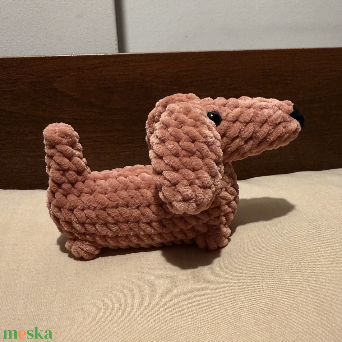 Horgolt tacskó  - játék & sport - plüssállat & játékfigura - kutya - Meska.hu