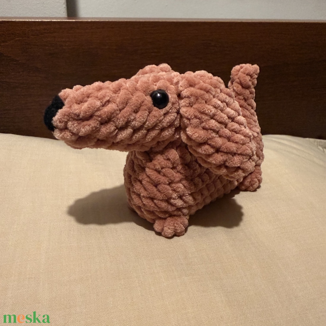 Horgolt tacskó  - játék & sport - plüssállat & játékfigura - kutya - Meska.hu