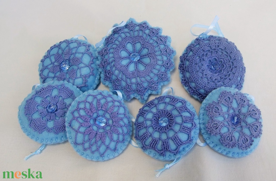 Világoskék filc dísz garnitúra - karácsony - karácsonyi lakásdekoráció - karácsonyfadíszek - Meska.hu Világoskék filc dísz garnitúra - karácsony - karácsonyi lakásdekoráció - karácsonyfadíszek - Meska.hu