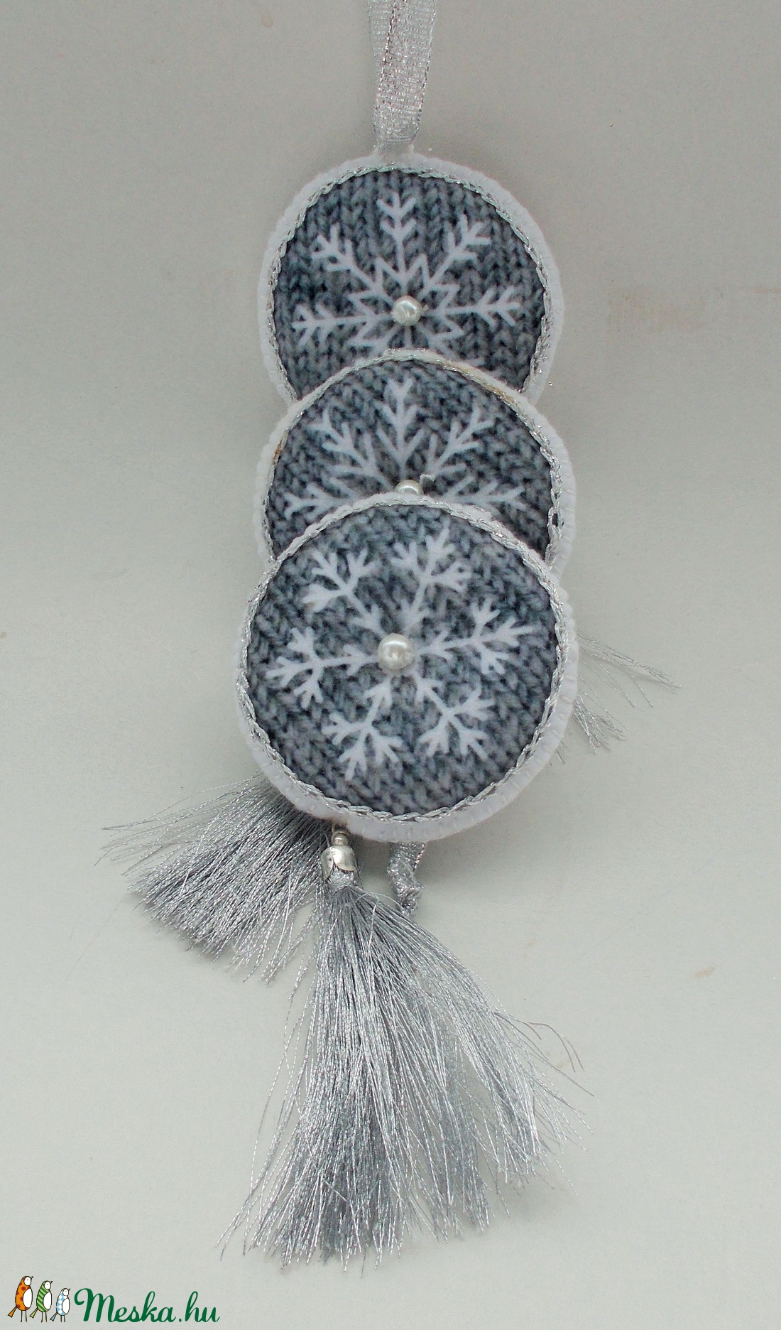 Ezüst-szürke hópehely -  - Meska.hu