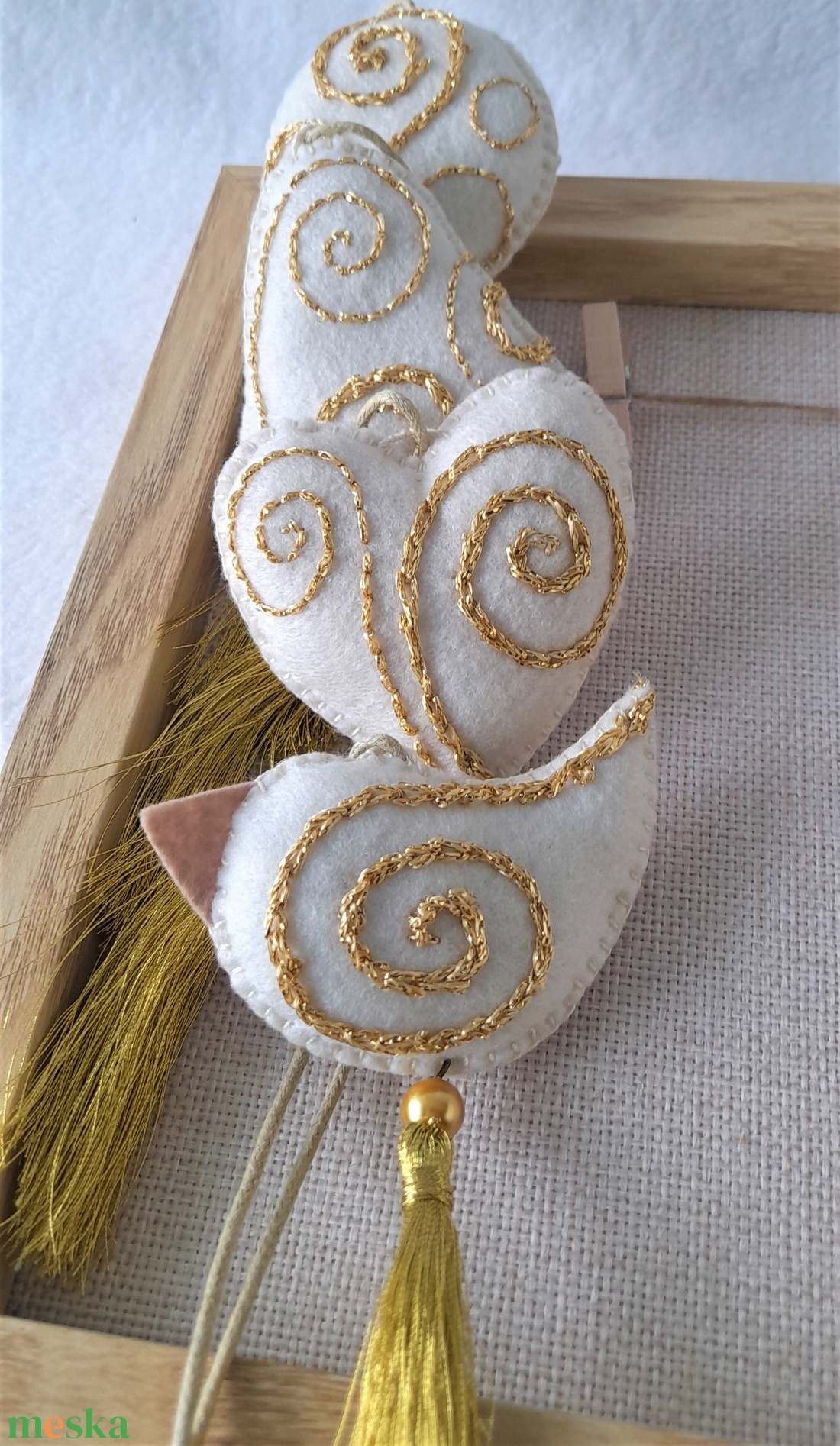 Arany karácsonyi bojt díszek. - karácsony - karácsonyi lakásdekoráció - karácsonyfadíszek - Meska.hu Arany karácsonyi bojt díszek. - karácsony - karácsonyi lakásdekoráció - karácsonyfadíszek - Meska.hu