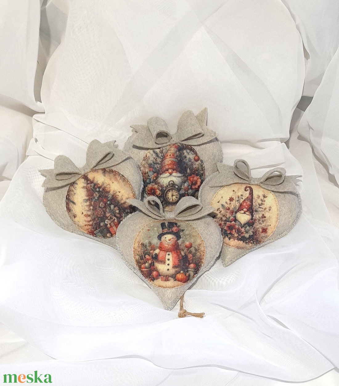 Hóemberes, manós karácsonyi díszek. - karácsony - karácsonyi lakásdekoráció - karácsonyfadíszek - Meska.hu Hóemberes, manós karácsonyi díszek. - karácsony - karácsonyi lakásdekoráció - karácsonyfadíszek - Meska.hu