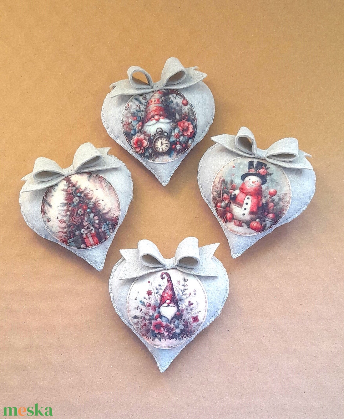 Hóemberes, manós karácsonyi díszek. - karácsony - karácsonyi lakásdekoráció - karácsonyfadíszek - Meska.hu Hóemberes, manós karácsonyi díszek. - karácsony - karácsonyi lakásdekoráció - karácsonyfadíszek - Meska.hu