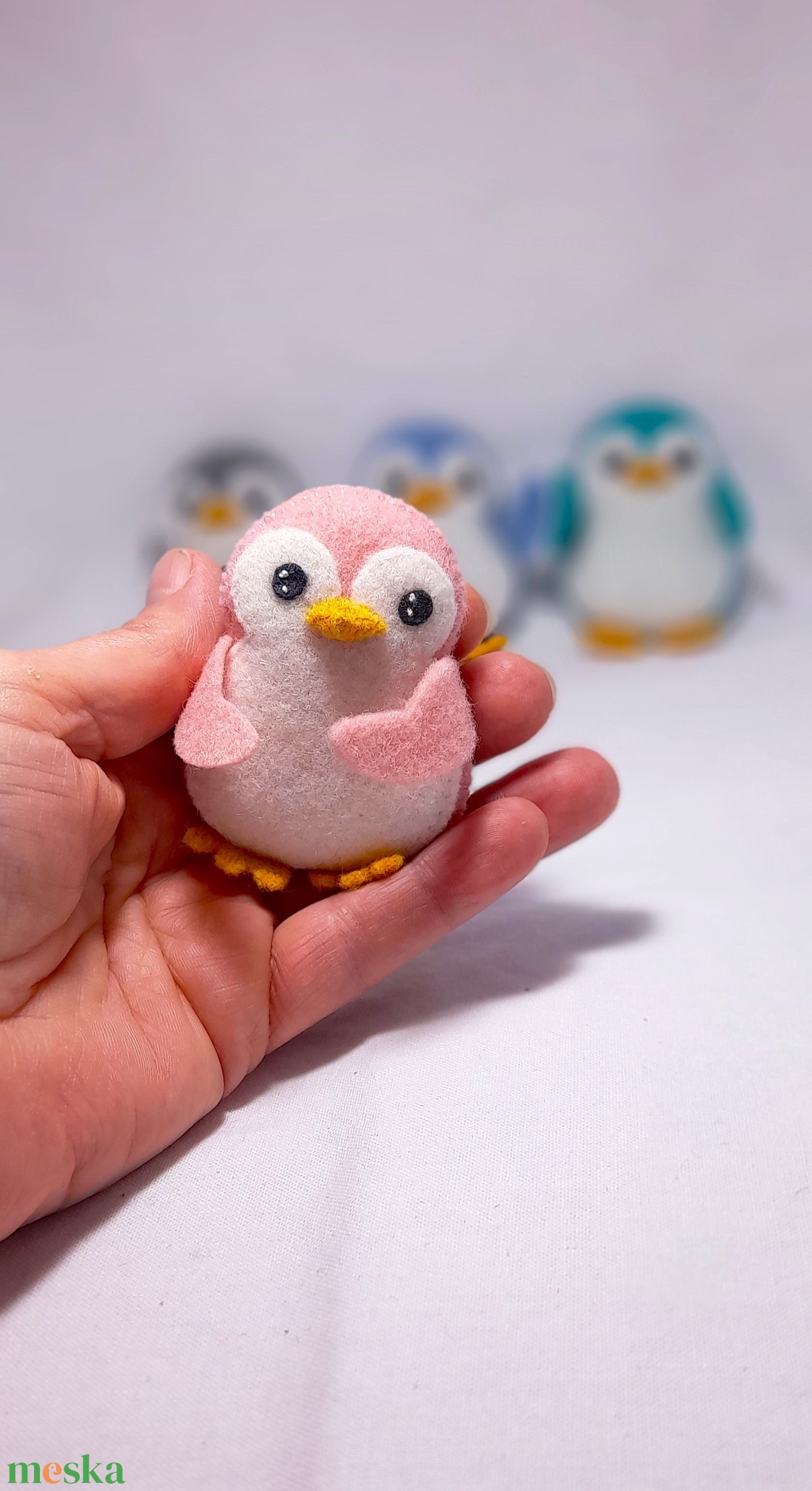 Vidám szines pingvinek - rózsaszín. - otthon & életmód - dekoráció - fali és függő dekoráció - függődísz - Meska.hu