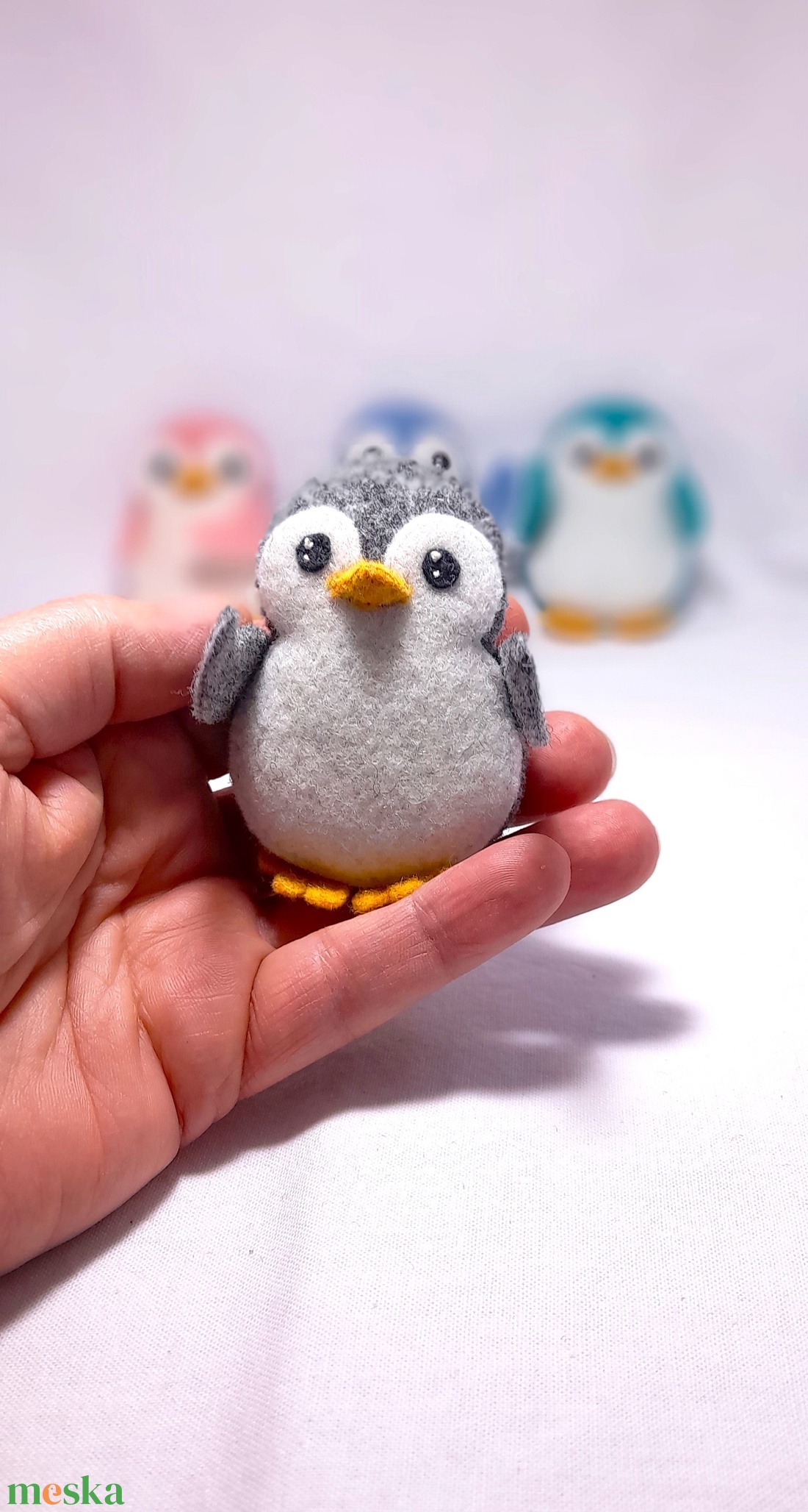 Vidám szines pingvinek - szürke. - otthon & életmód - dekoráció - fali és függő dekoráció - függődísz - Meska.hu