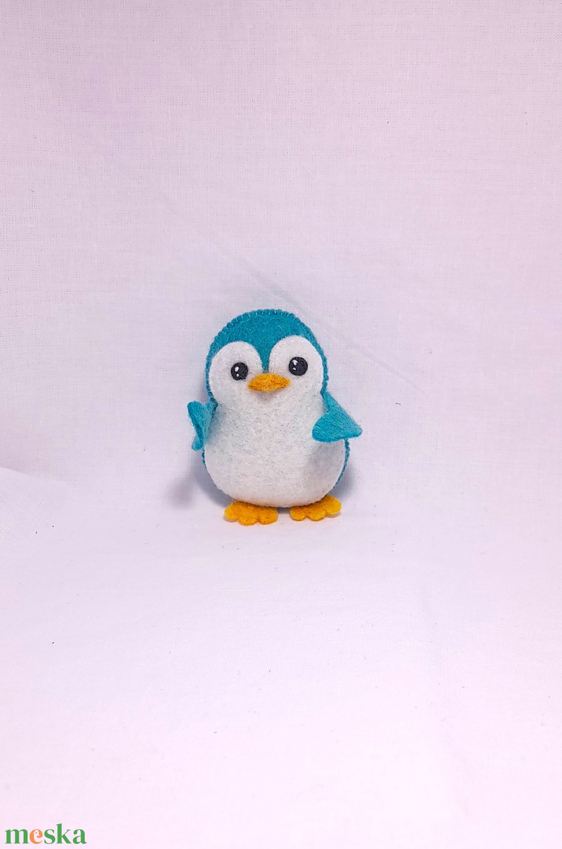 Vidám szines pingvinek - türkizzöld. - otthon & életmód - dekoráció - fali és függő dekoráció - függődísz - Meska.hu