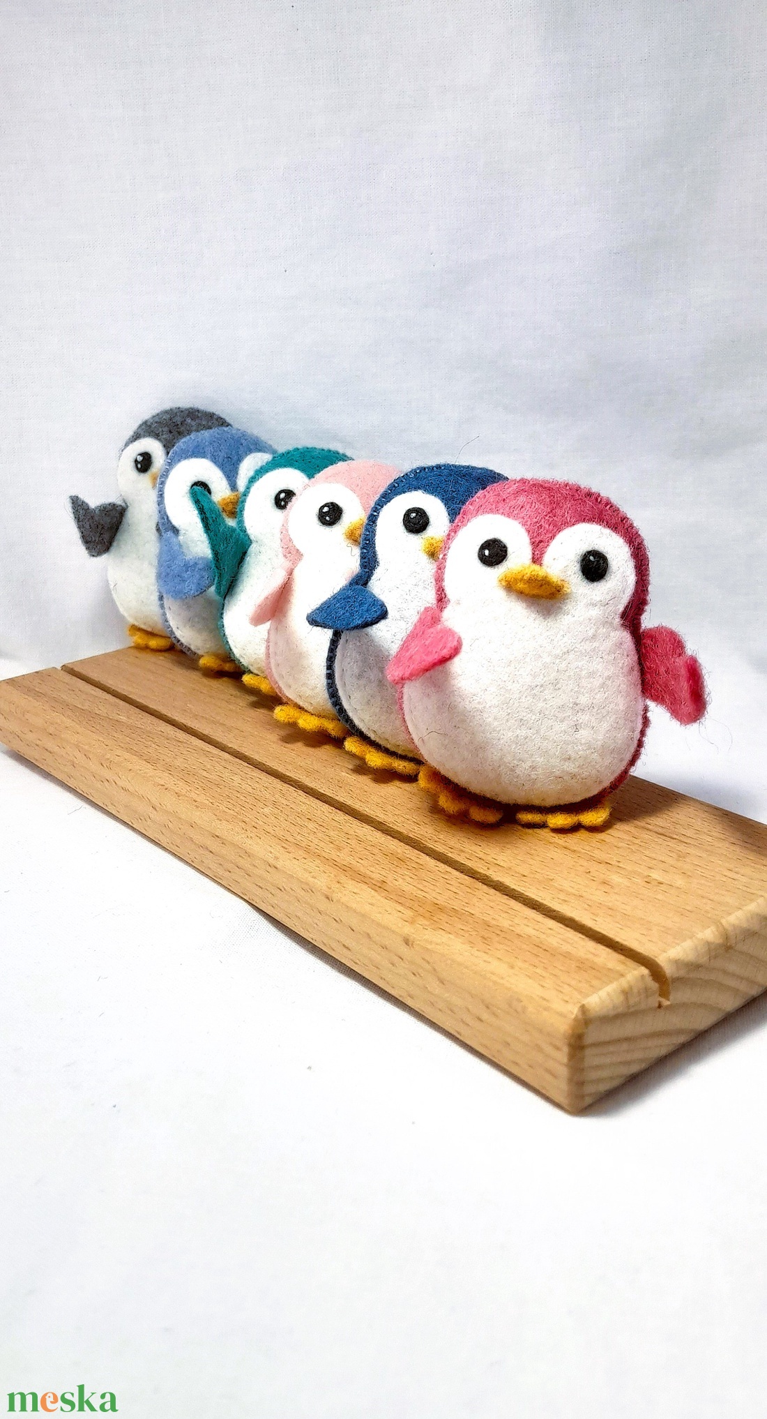 Vidám szines pingvinek. - otthon & életmód - dekoráció - fali és függő dekoráció - függődísz - Meska.hu