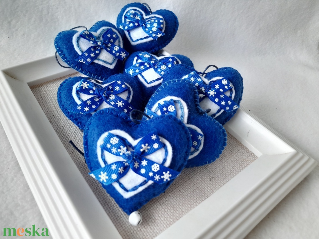 Királykék karácsonyi filc díszek. - karácsony - karácsonyi lakásdekoráció - karácsonyfadíszek - Meska.hu