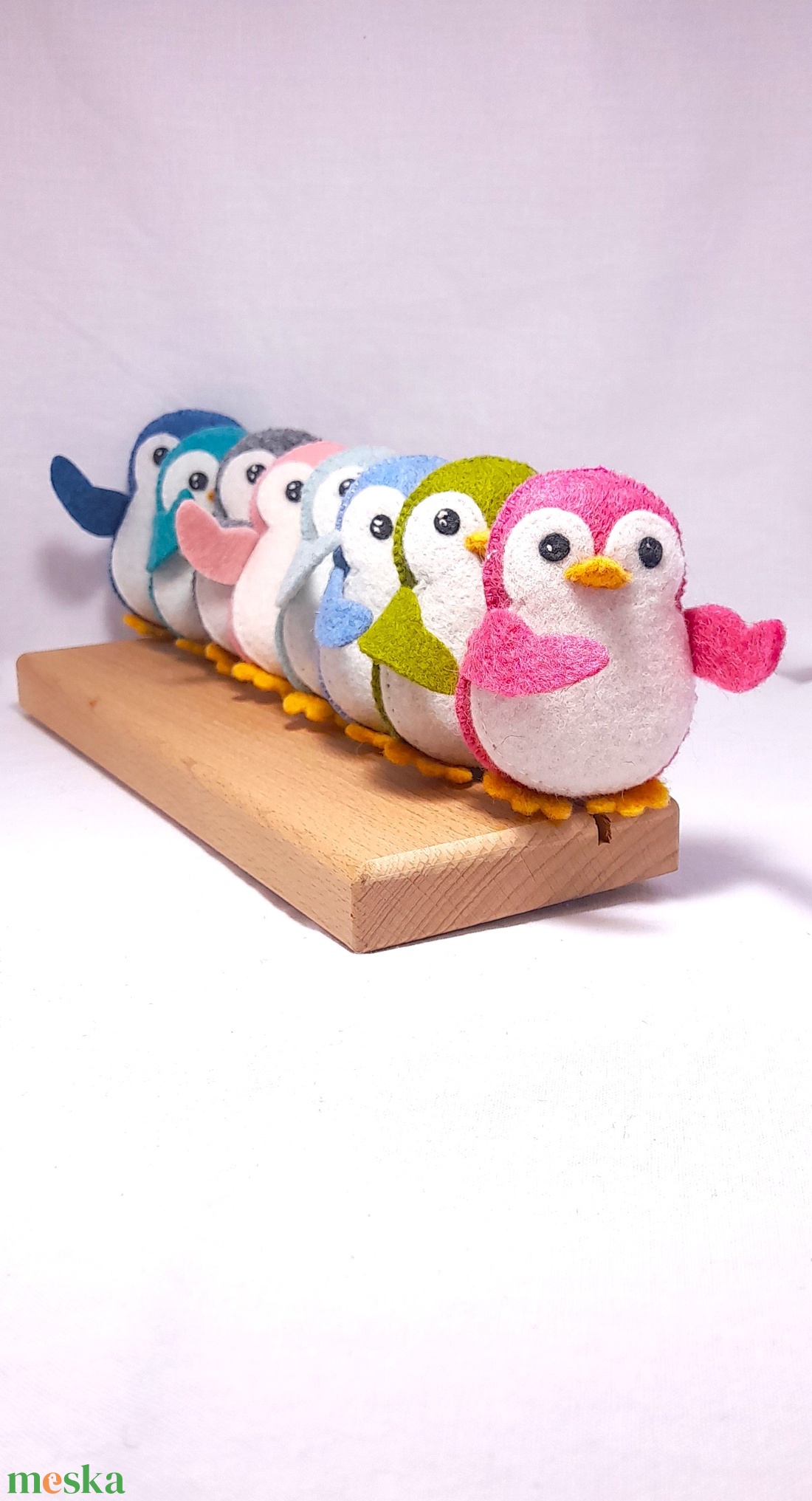 Vidám szines pingvinek. - otthon & életmód - dekoráció - fali és függő dekoráció - függődísz - Meska.hu