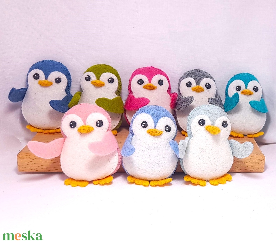 Vidám szines pingvinek. - otthon & életmód - dekoráció - fali és függő dekoráció - függődísz - Meska.hu