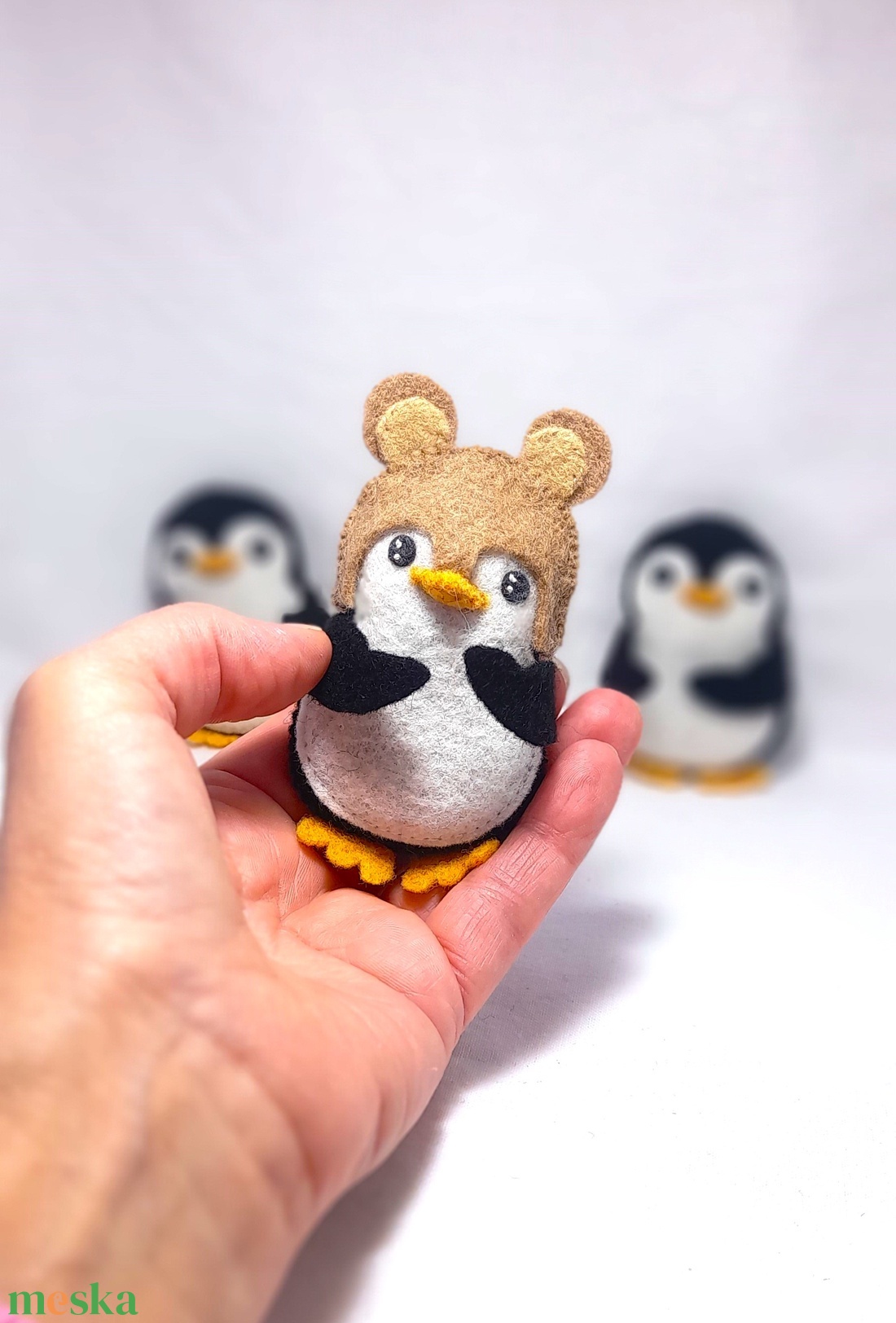 Maci sapkás filc pingvin. - játék & sport - plüssállat & játékfigura - más figura - Meska.hu